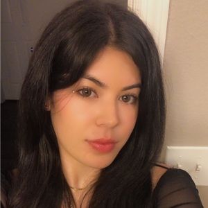 Meet your Posher, Niki